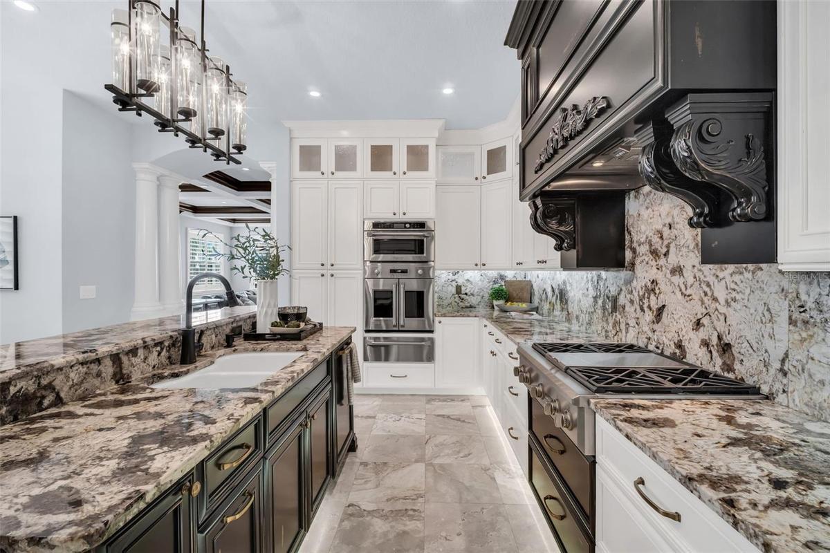 Main level Kitchen