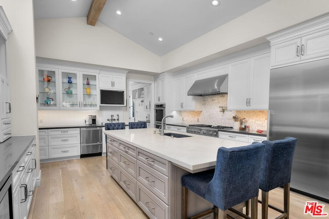 Chef 's kitchen