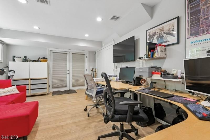 Bedroom/Office