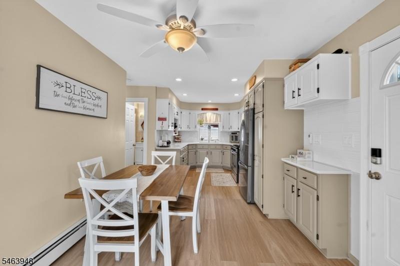 Eat in Kitchen