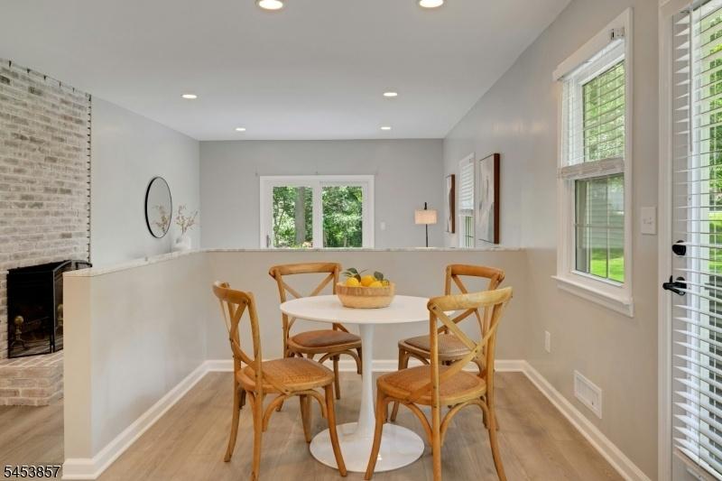 Kitchen Dining Area