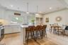 Breakfast bar & Breakfast Nook