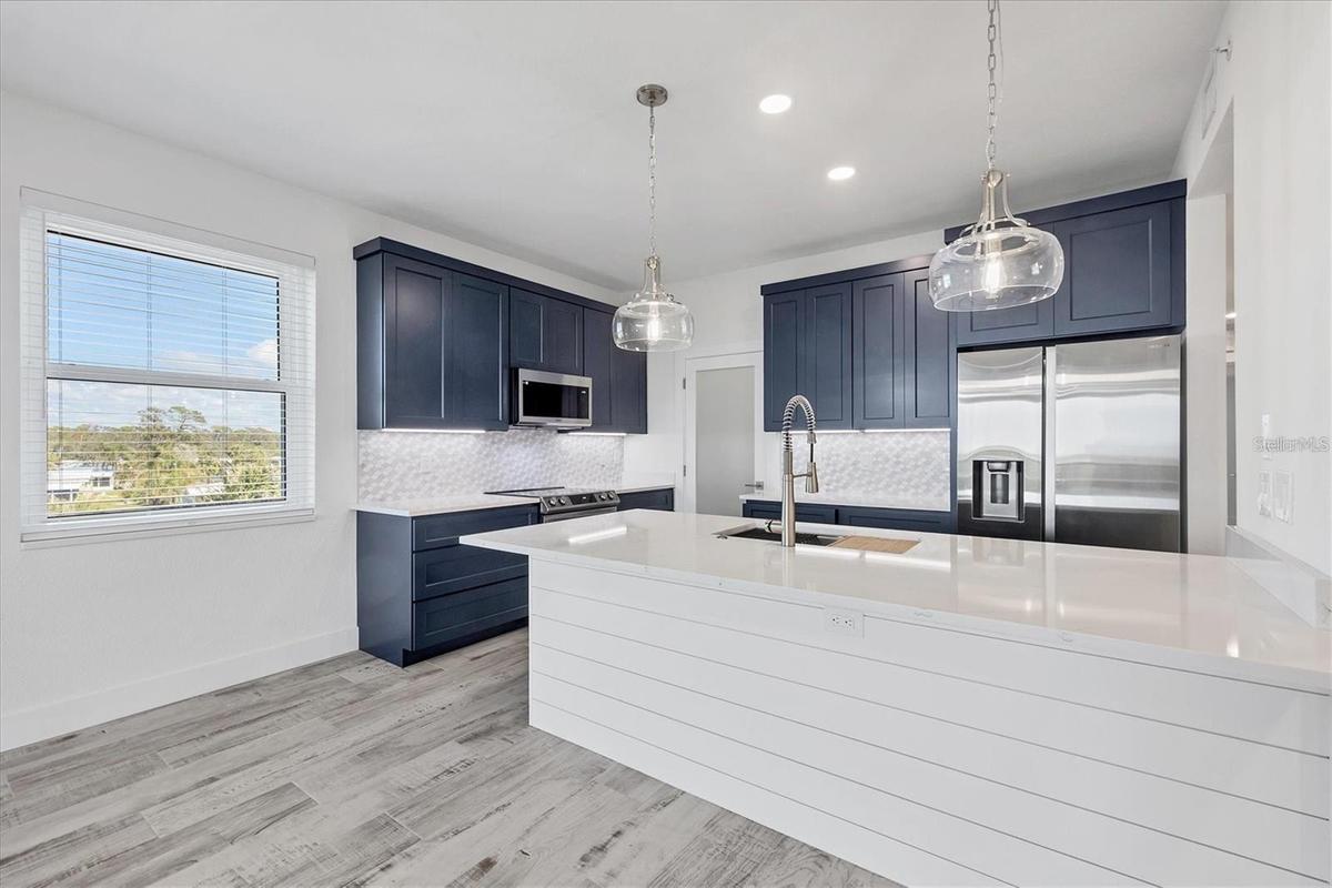 Breakfast Bar to Kitchen