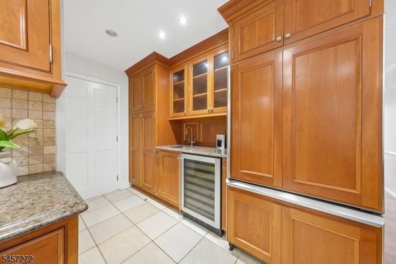 Wet bar