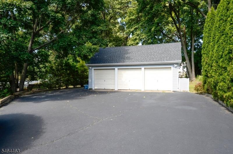 3 car garage