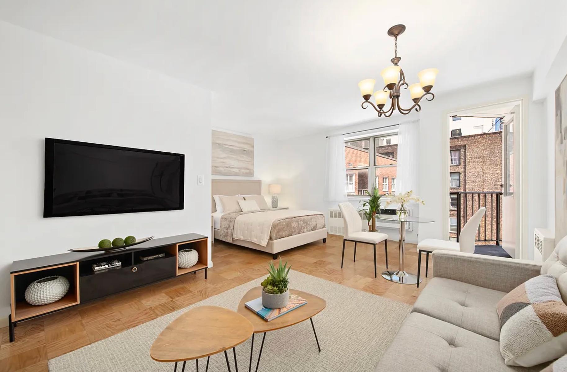 Living area and Alcolve