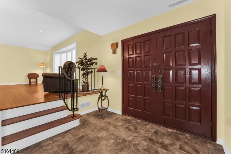 Double door foyer!