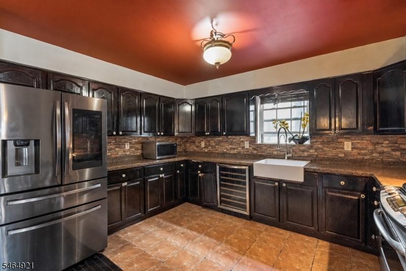 Kitchen Unit 1 decluttered