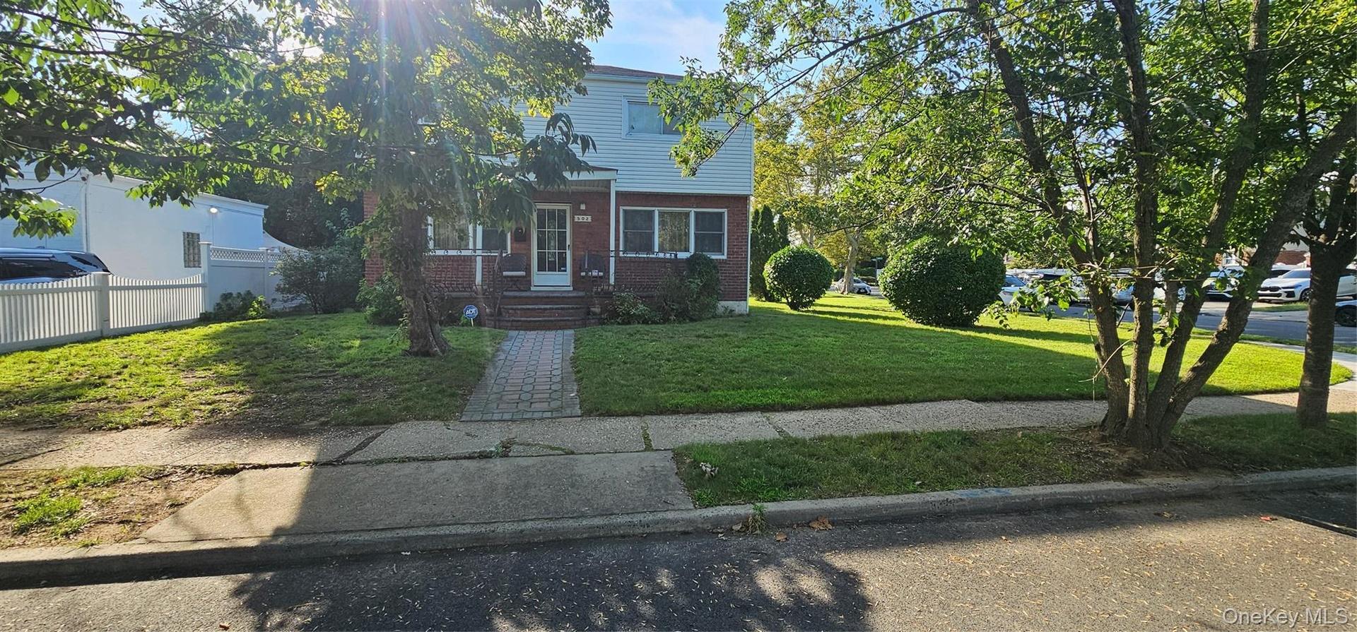 FRONT OF HOUSE