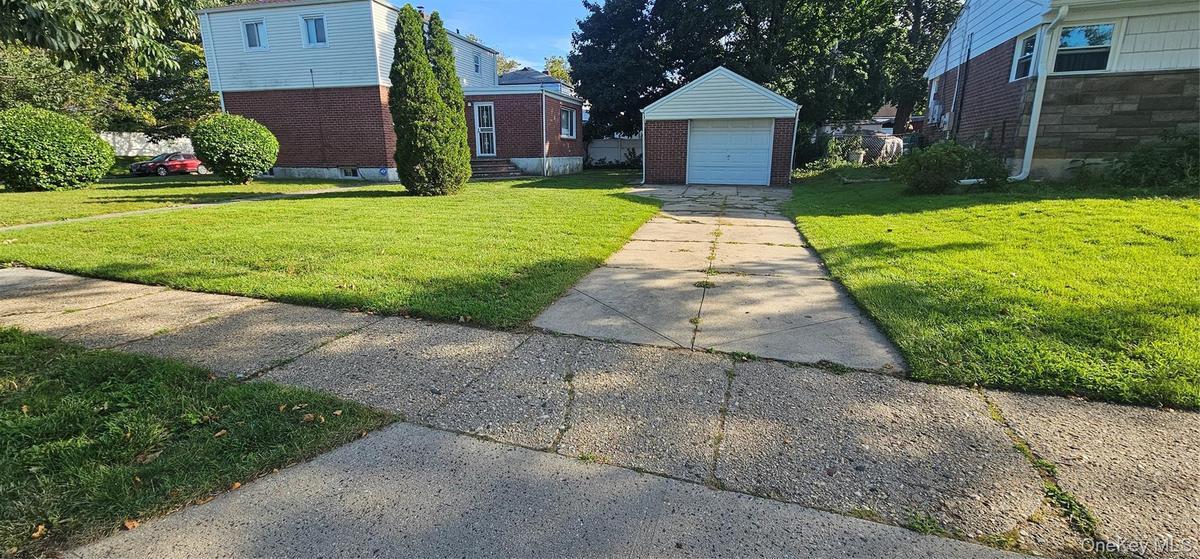 GARAGE AND DRIVEWAY 1
