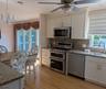 Kitchen w/peninsula