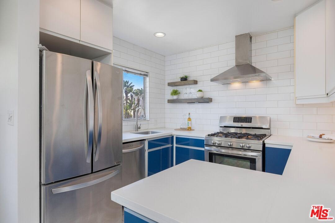 Kitchen also captures great li