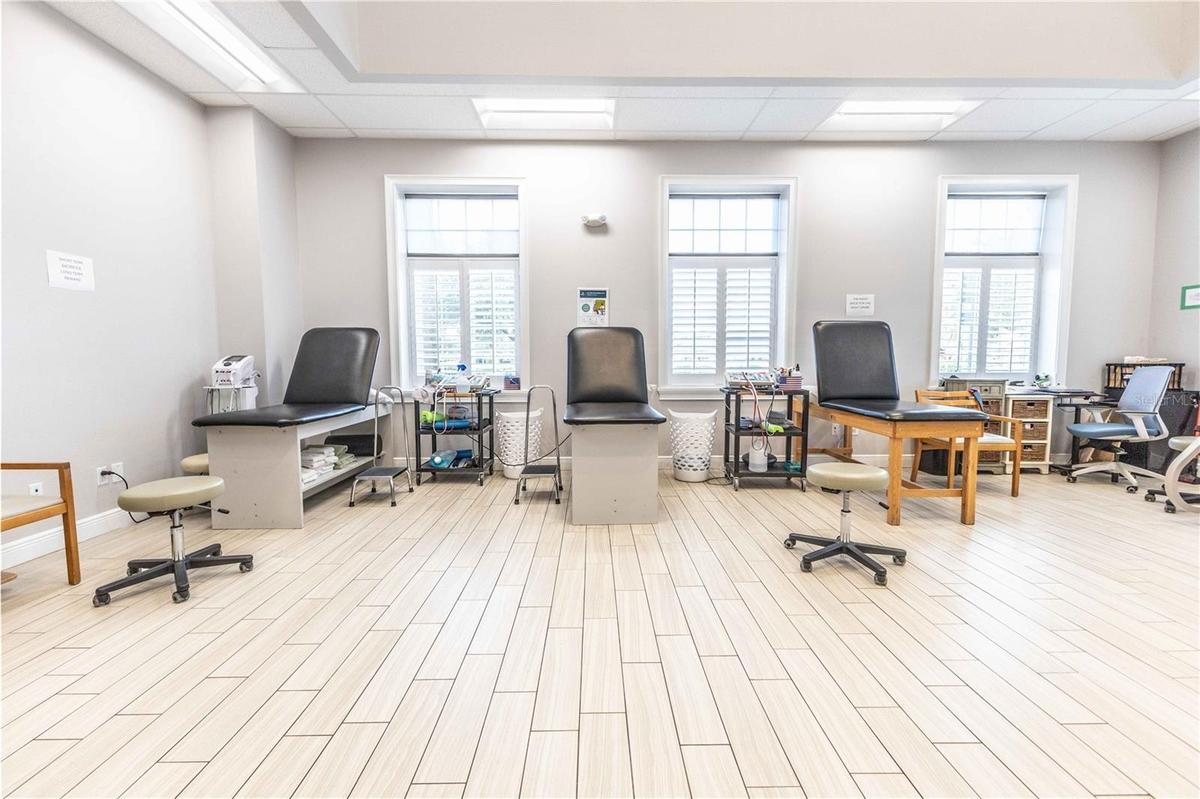 Physical therapy room o