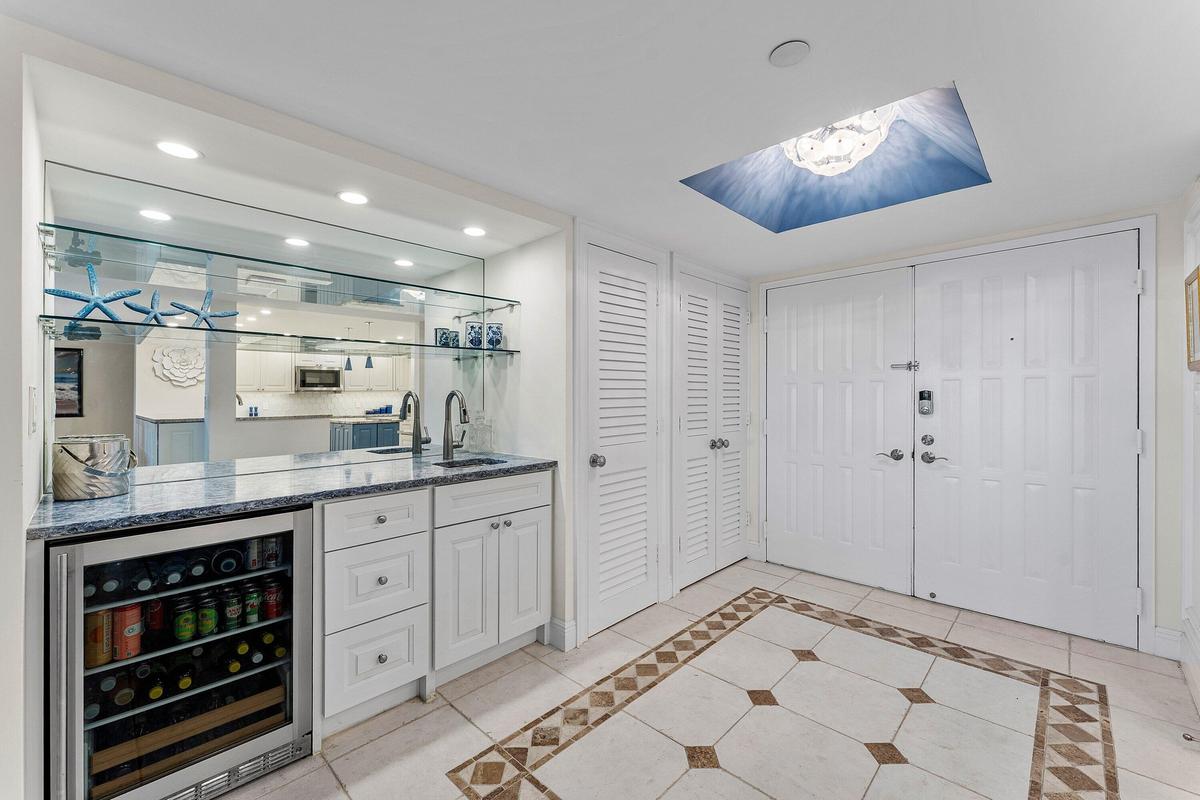 Custom Bar
