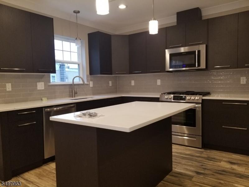 Eat In Kitchen