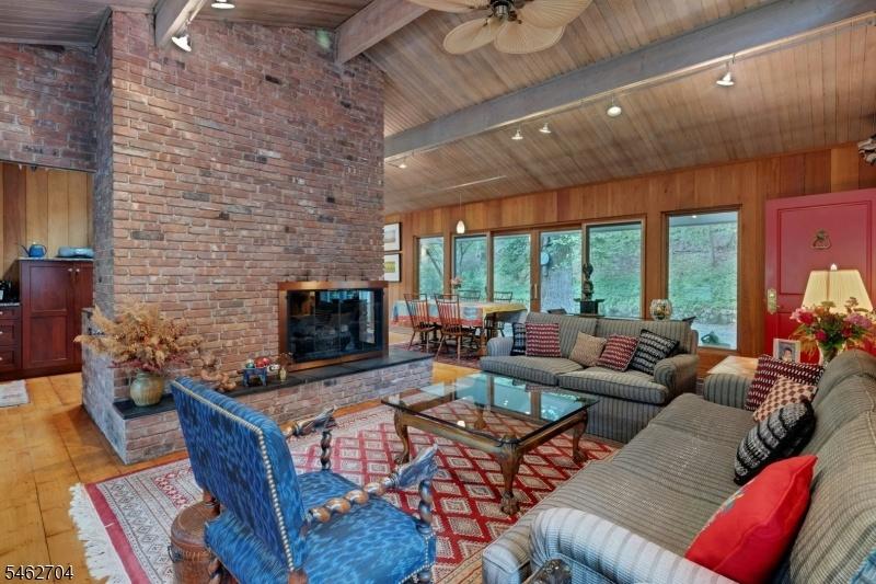 Living room 3