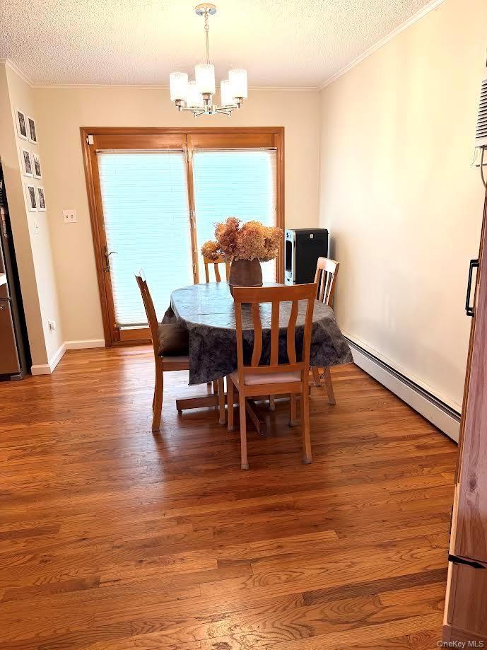 Eat in Kitchen