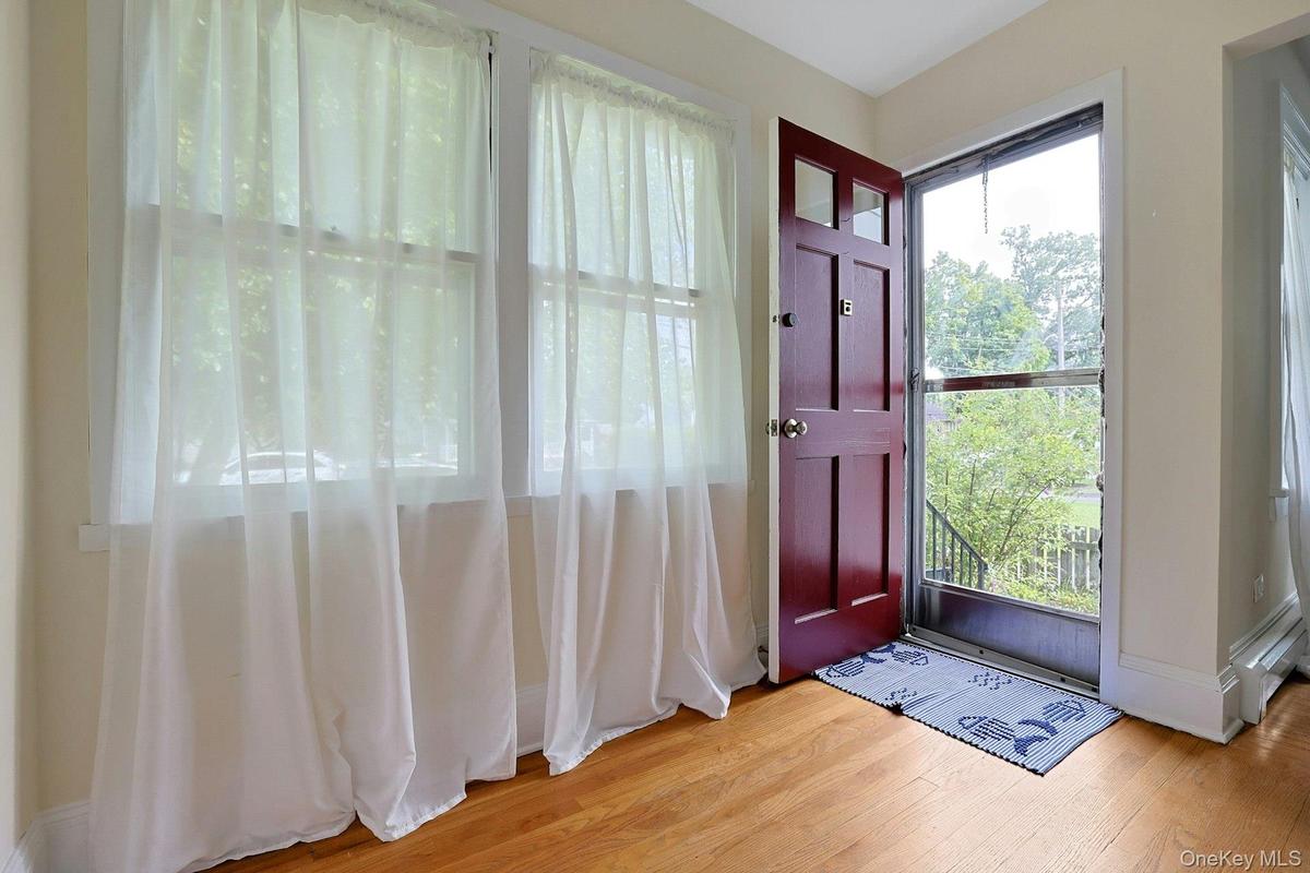 Large entry with coat closet