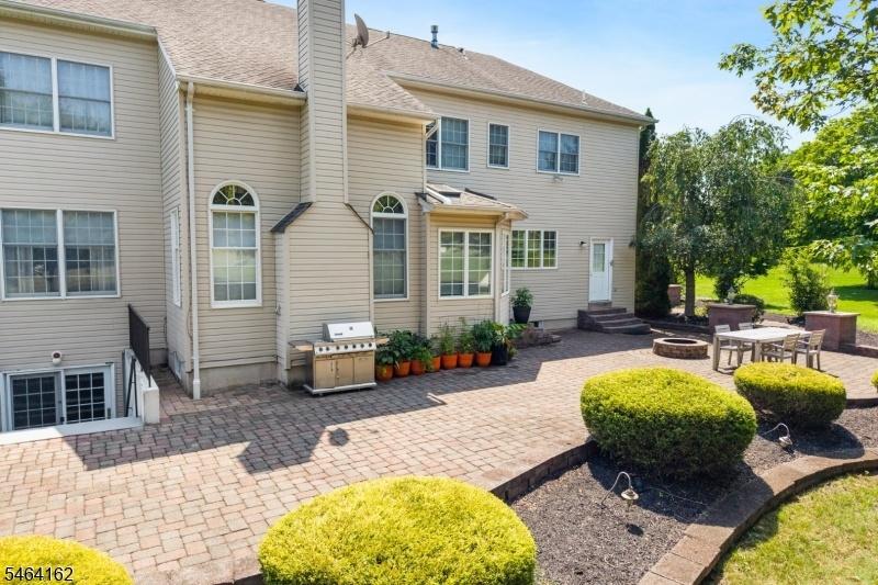 LARGE PATIO