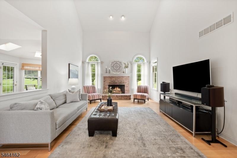 VAULTED FAMILY ROOM