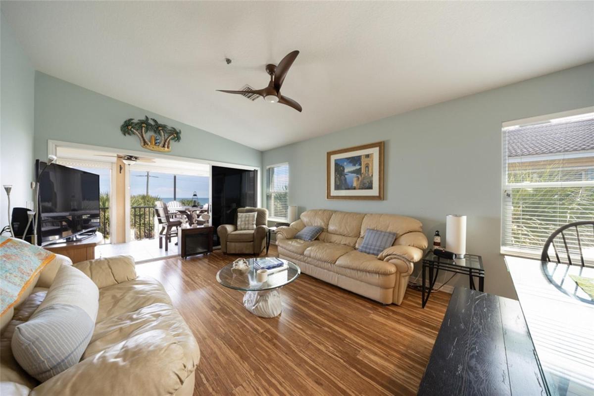 Large High Ceiling Livingroom