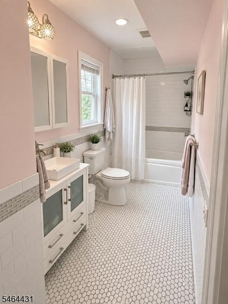 SECOND FLOOR BATHROOM