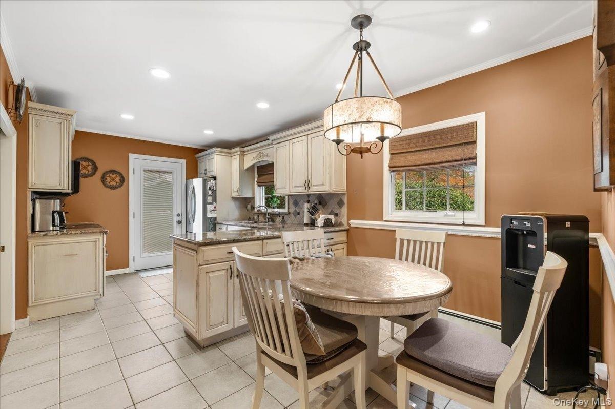 Eat in Kitchen