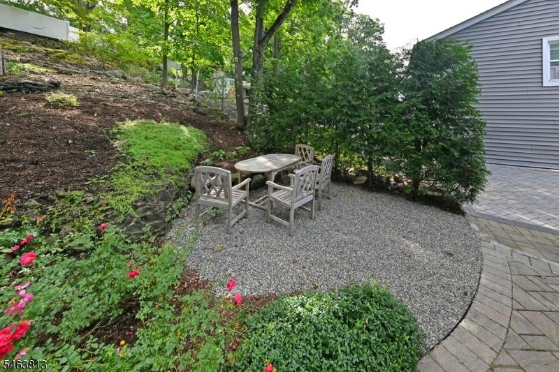 Additional seating area