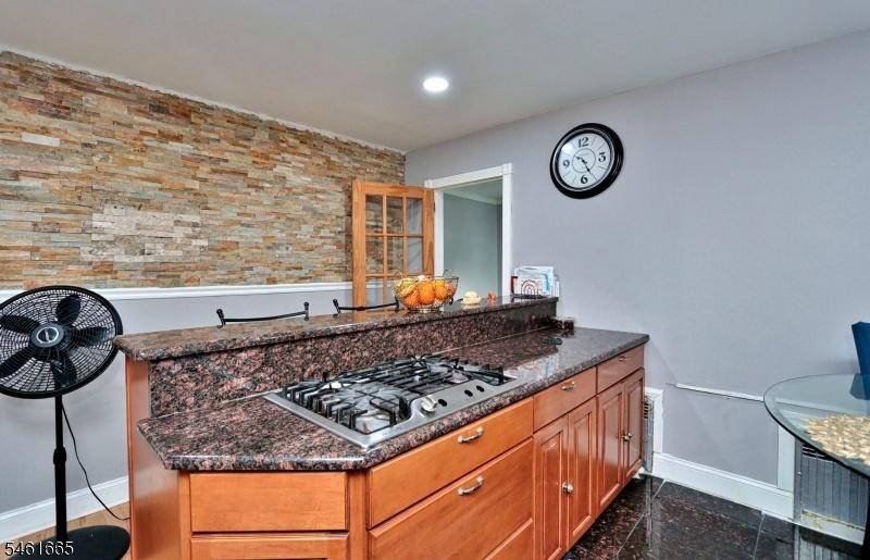 U1 Kitchen 5