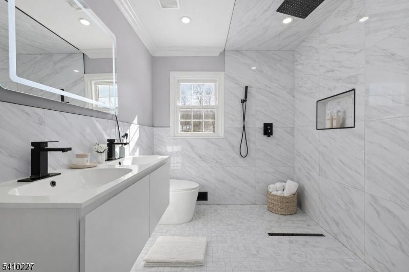 Hall Bath 1