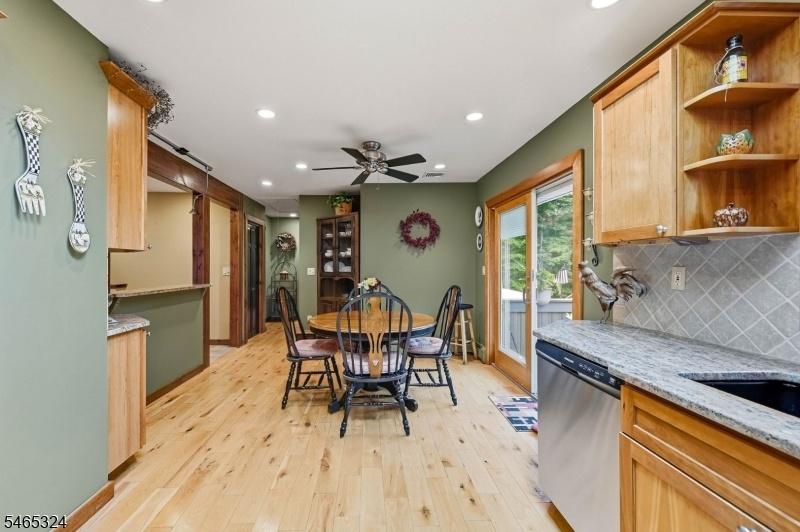 Eat in Kitchen