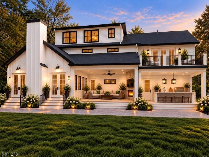 Back w/ Covered Patio