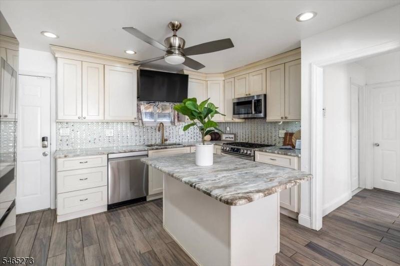 Modern Kitchen