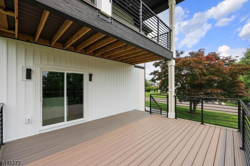 1st floor Large Trex Deck