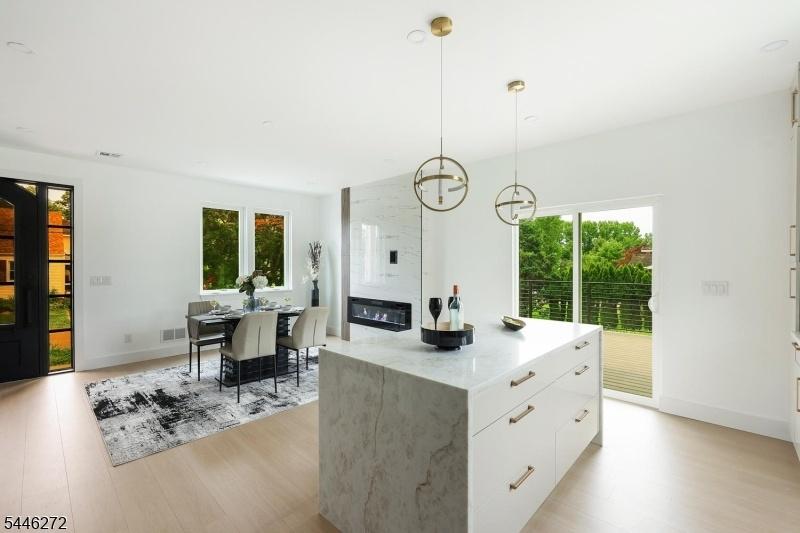 Eat In Kitchen