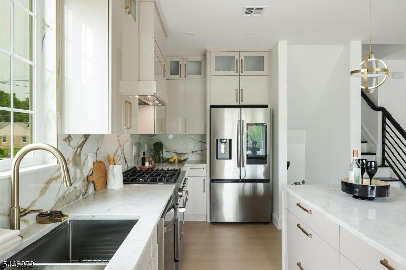 Eat In Kitchen