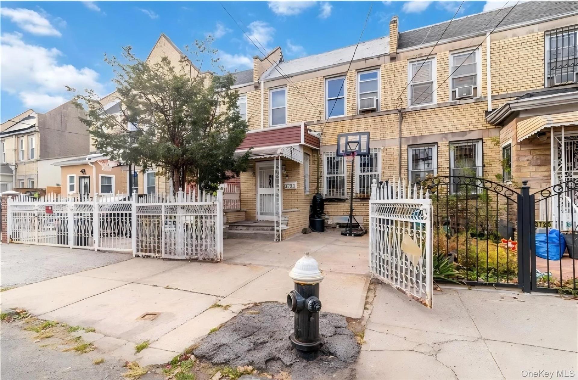 Front Photo of 3723 Rombouts avenue