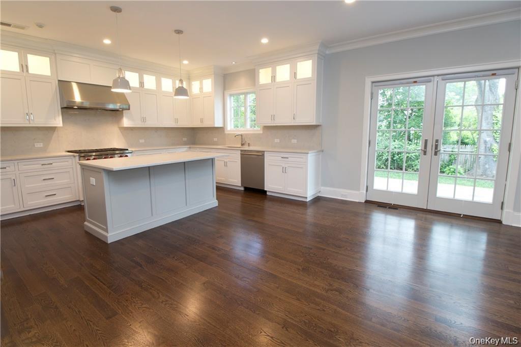 Sample of kitchen from another home. Kitchen at 21 Barry is larger than this sample. Still time to select counter tops