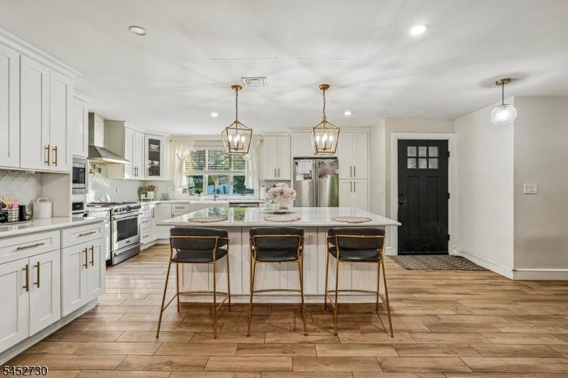 Eat In Kitchen