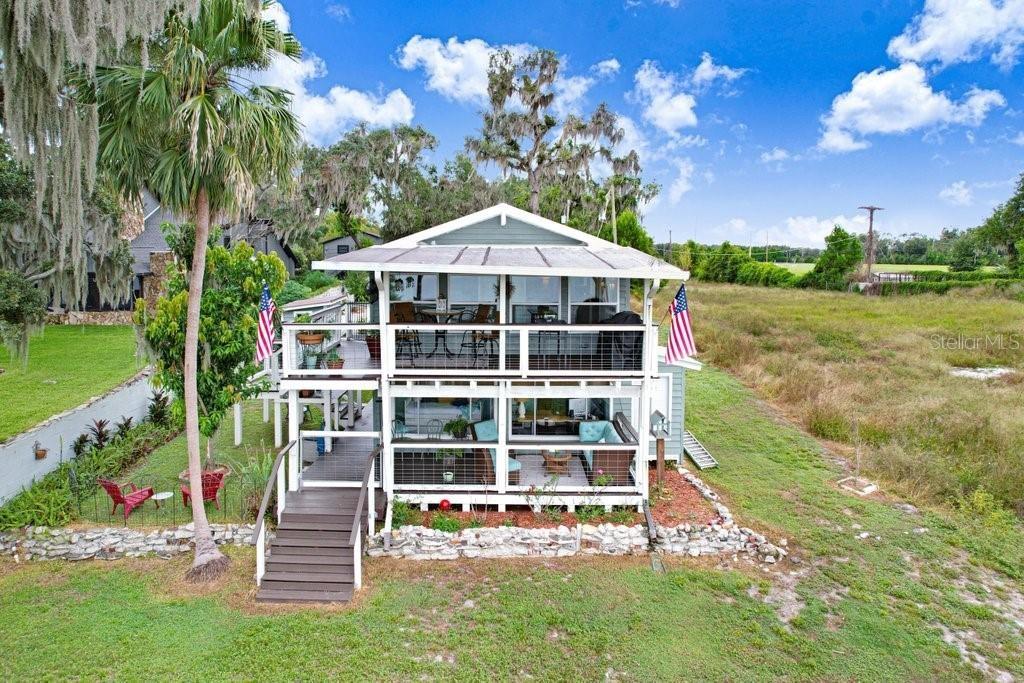 HUGE porches for Lake Thonotosassa Views