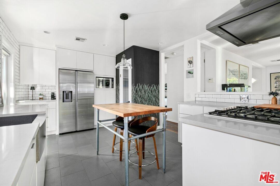 Beautifully Designed Kitchen