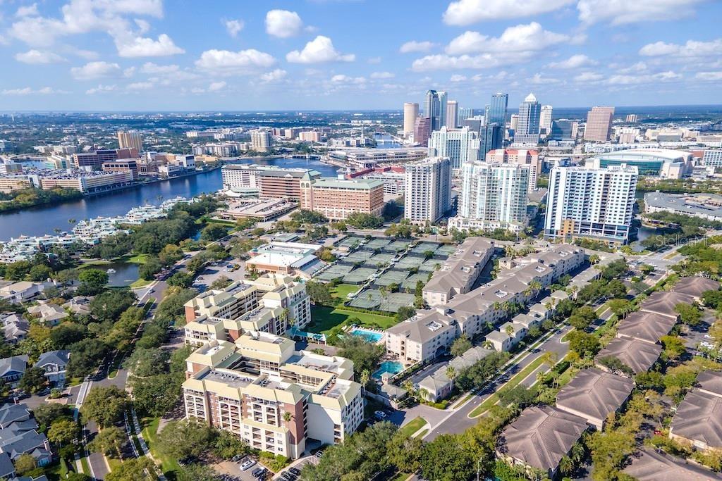 The Harbour Island community is a one-of-a-kind 24-hr. planned community in the Heart of the City, with convenient pedestrian access to arts, entertai