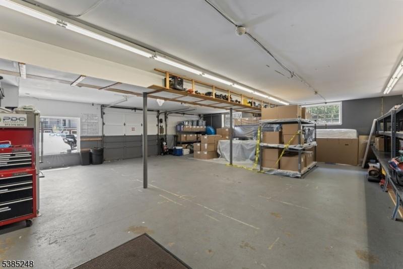 Garage Bay 3 & 4
