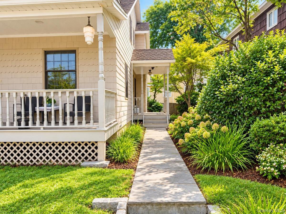 Side walkway