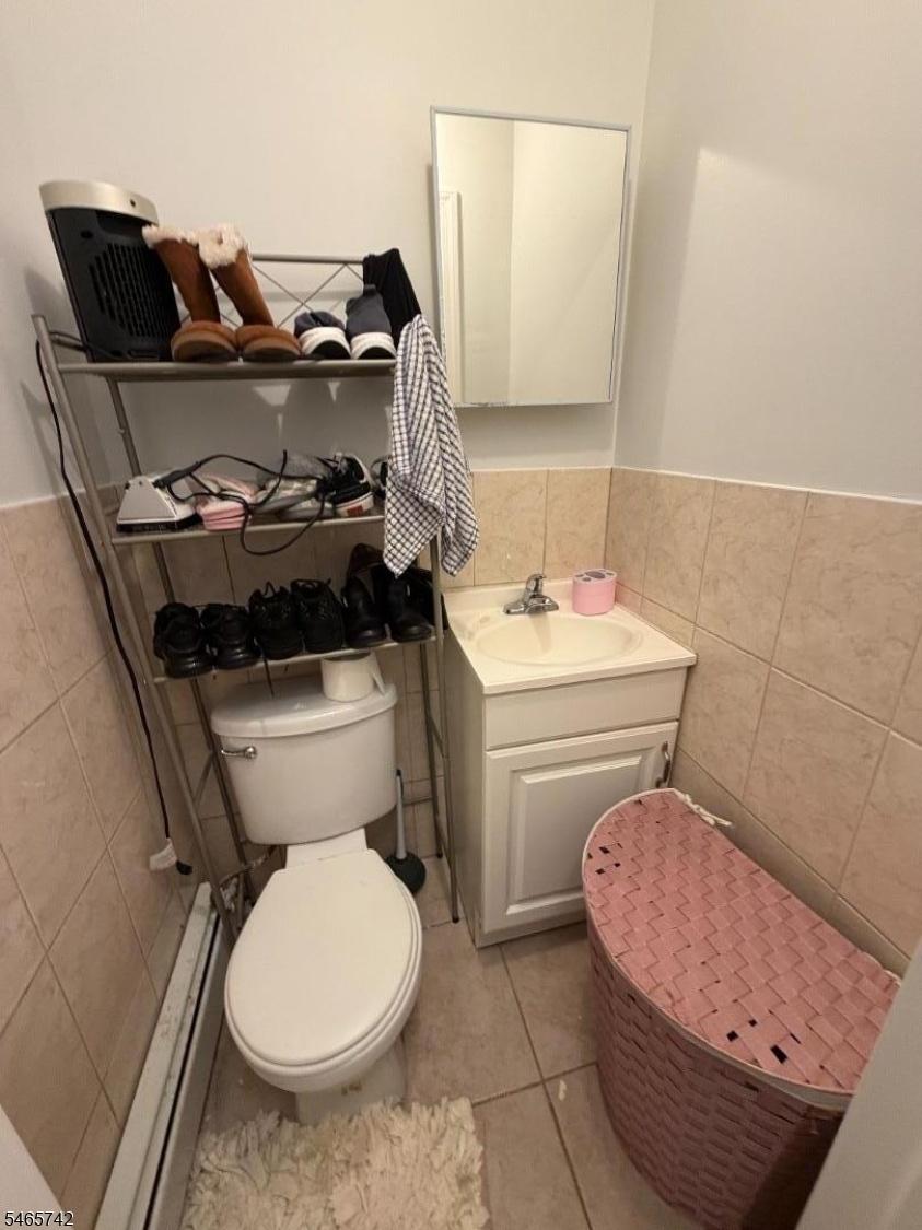 2nd fl Half Bathroom