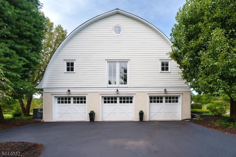 oversized 3 car garage