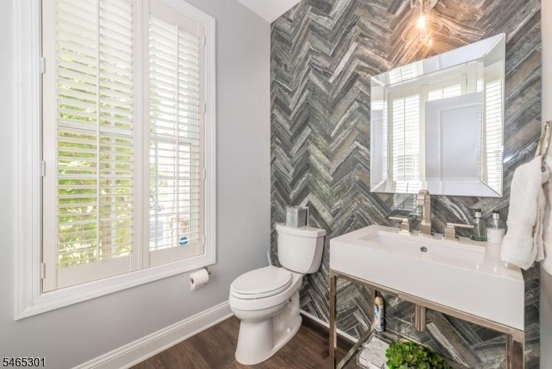 Powder Room 1st Floor