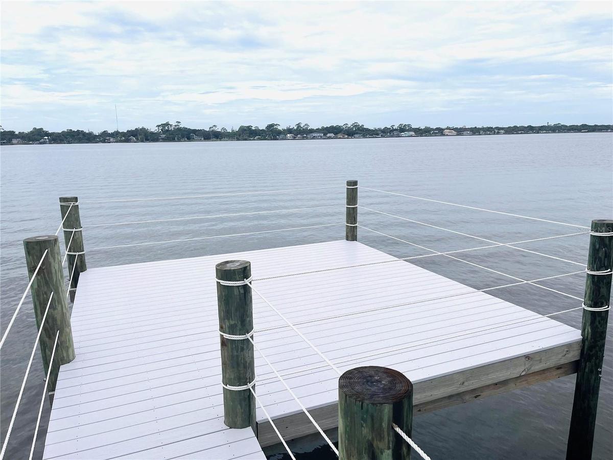 DOCK AREA PLATFORM