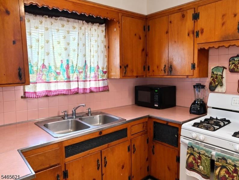 Unit 1 Kitchen