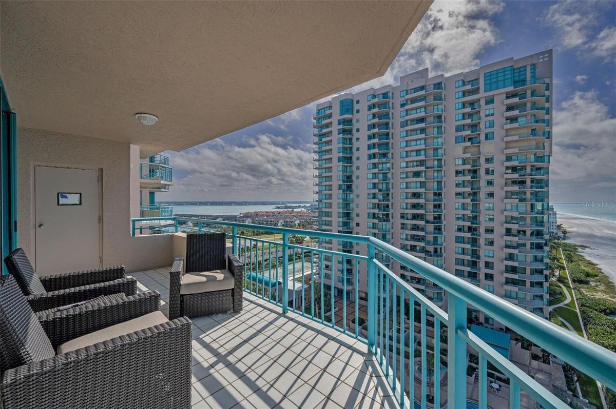 DIRECT GULF-FRONT! Offering Spectacular Panorama, Aquamarine Seascapes & Fabulous Nightly Sunsets, Wraparound Terrace. The warmth of Southern Exposure